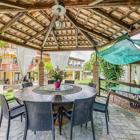 Vineyard Dependance With Shared Pool - Happy *