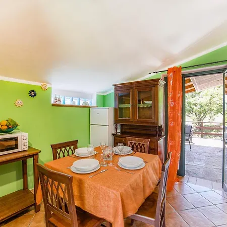 Vineyard Dependance With Shared Pool - Happy *